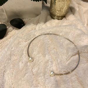 *BRAND NEW* Gold Choker Collar Necklace w/ Pearls